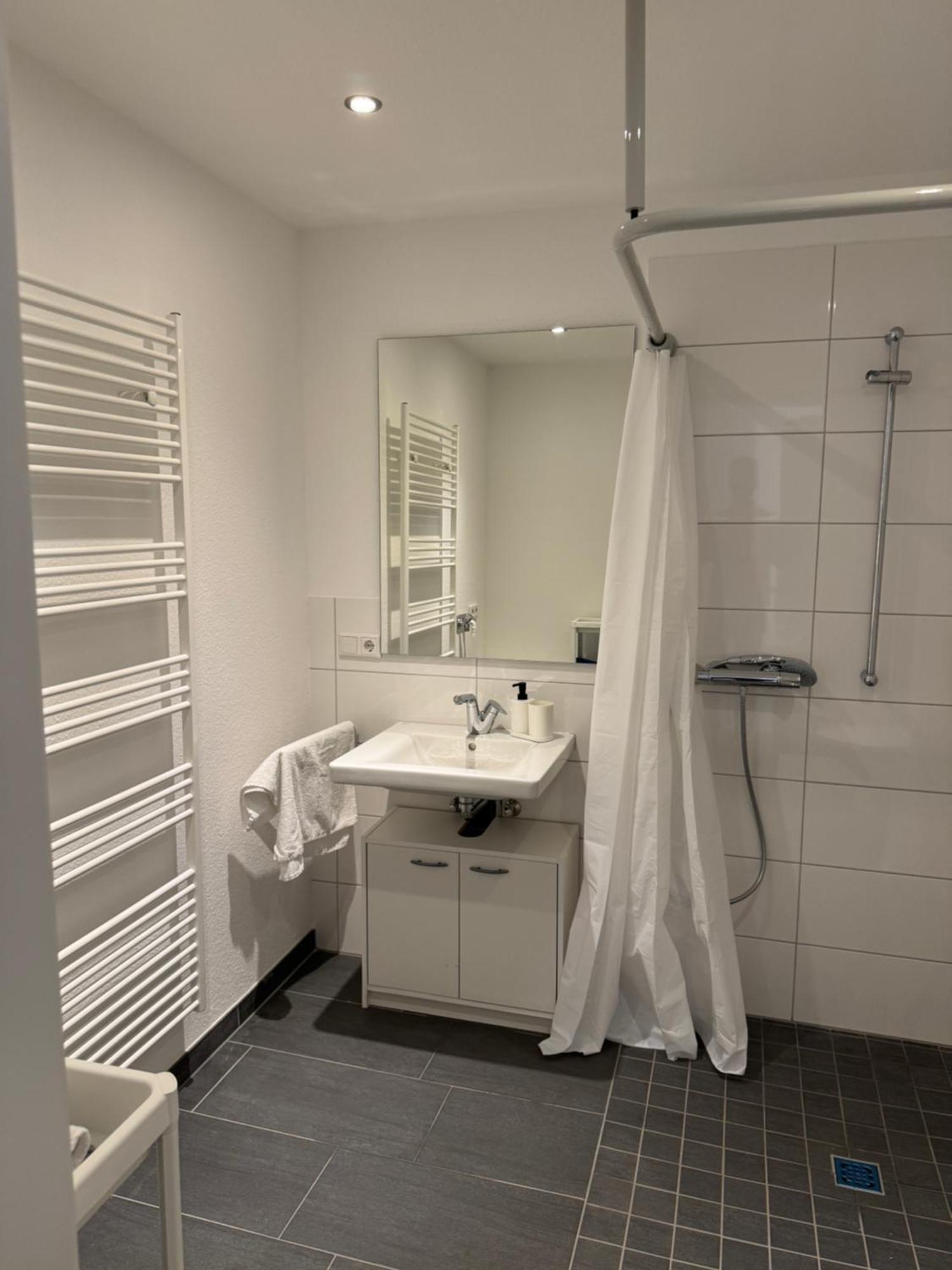 Barrierefreie Wohnung Im Herzen Der Stadt Mit Parkplatz, Wifi Und Tv - Emma Werne Exteriér fotografie