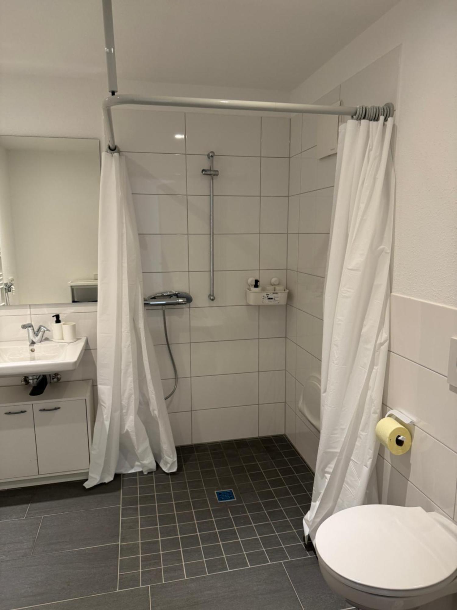 Barrierefreie Wohnung Im Herzen Der Stadt Mit Parkplatz, Wifi Und Tv - Emma Werne Exteriér fotografie